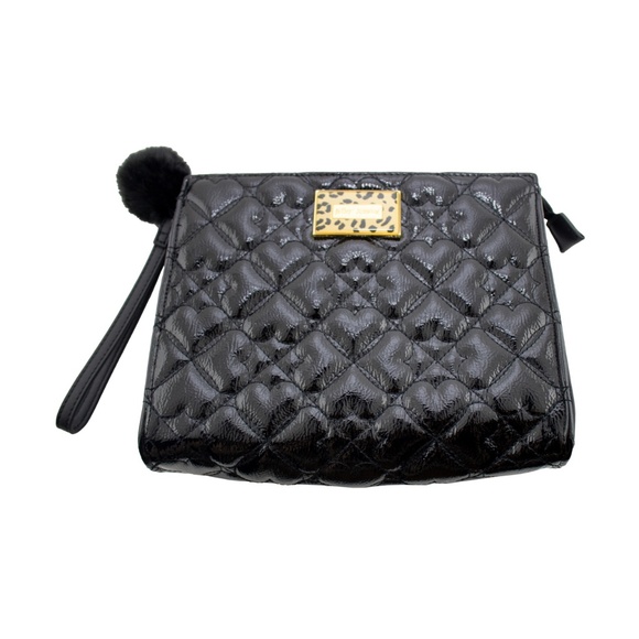 Black Vinyl Betsey Johnson Heart Quilted Clutch - Picture 1 of 2